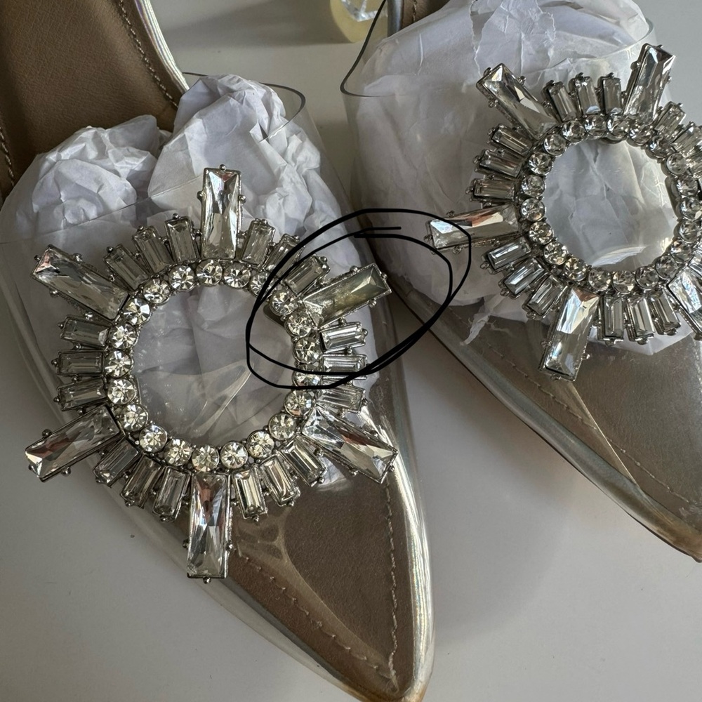 NEW Lulus Heels - Picture 4 of 7